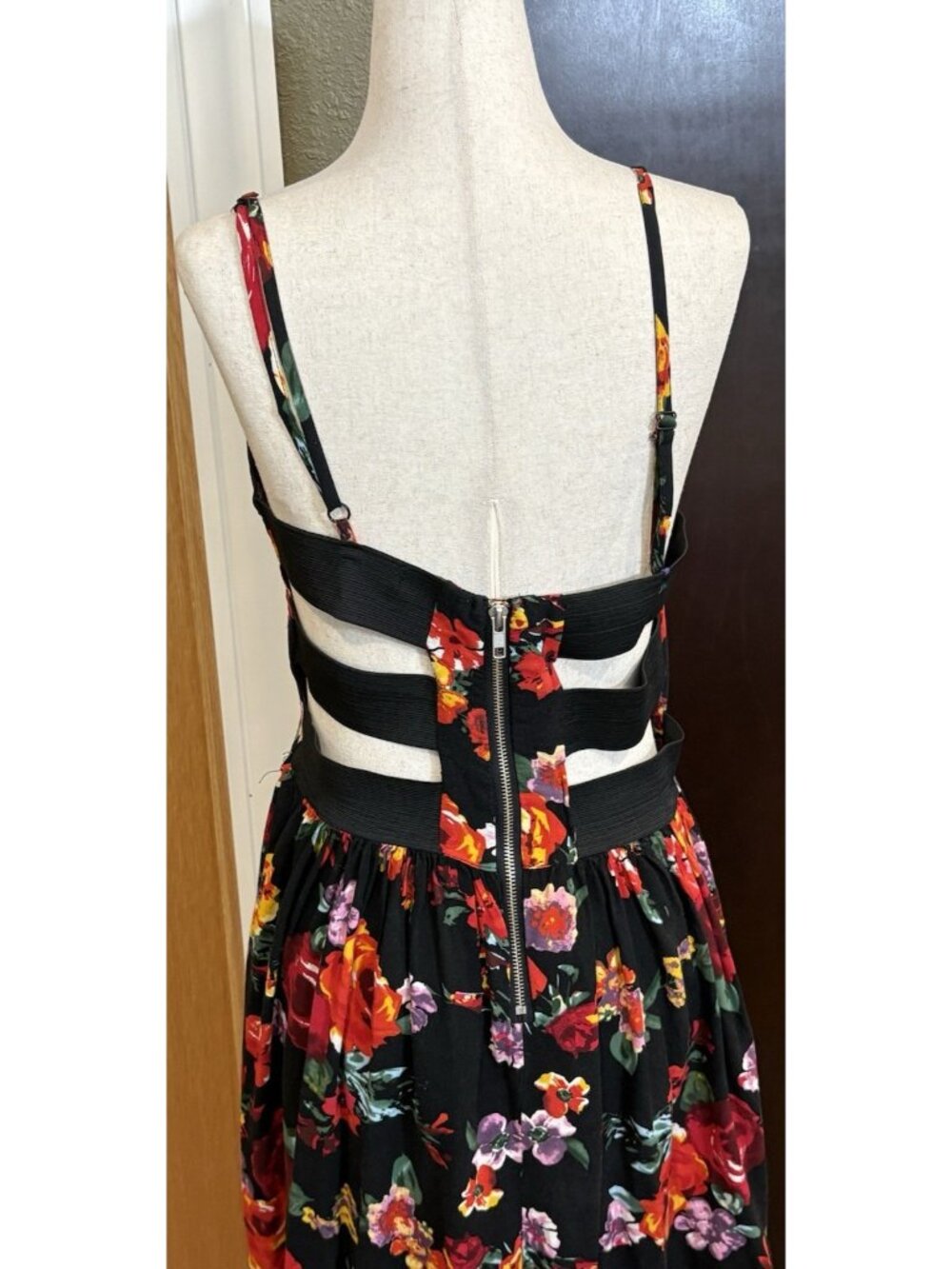 Wet Seal Floral Fit & Flare Dress Strappy Open Back Black Red Women Size L Y2K - Picture 3 of 6